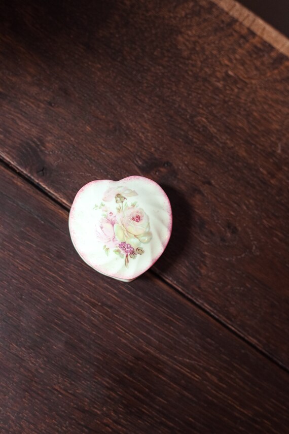 Rose Printed Heart Shaped Porcelain Lidded Ring D… - image 3