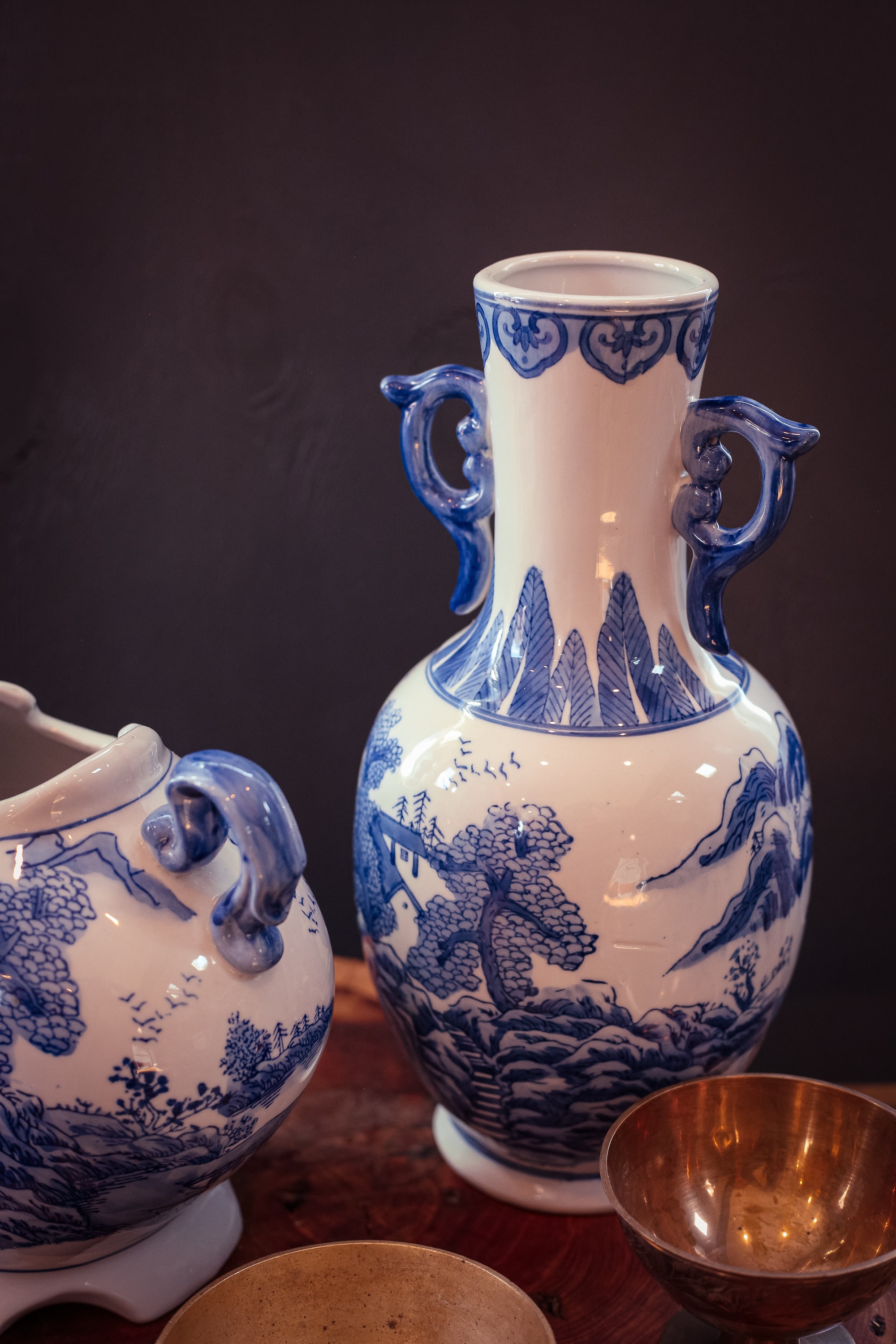 Tall Blue White Scenic Porcelain Vase With Handles - Vintage  display picture 1