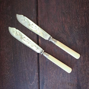 Floral Engraved Silver Plated Bone Handle Butter Knives Spreaders- Antique Silver Plated Fish Knife
