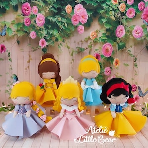 Principessa in feltro, bambola in feltro, principesse Disney, Biancaneve, Cenerentola, Aurora, Belle,Rapunzel, decorazione feste per bambina