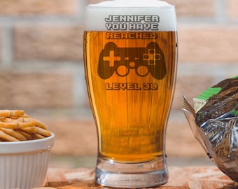 Gepersonaliseerde gamerpintglas 30e verjaardagscadeau | Verjaardagscadeau design gamer level 30 | Nieuwigheid 30e pint bierglas | Grappige cadeaus voor 30e