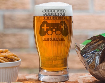 Gepersonaliseerde gamerpintglas 21e verjaardag | Verjaardagscadeau designgamer Level 21 | Nieuwigheid 21e pint bierglas | Grappige cadeaus voor de 21e