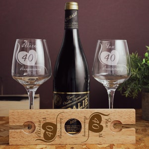 Juego de regalo con copa de vino grabada personalizada para el 40.° aniversario de bodas / Regalo de aniversario de rubí para parejas / 40 años de casados