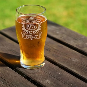 Vintage 1976 Engraved Beer Pint Glass - Personalised 50th Birthday Gift – 50 Year Old Aged to Perfection Beer Cider Lager Tulip Pint Glass image 4