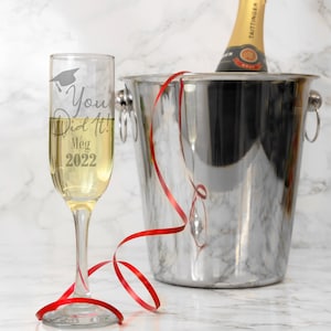 Gepersonaliseerde gegraveerde afstuderen champagnefluitglas | Afstudeercadeau YOU DID IT en naam geëtst op champagneglas | Feestcadeaus