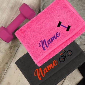 Personalisiertes besticktes Turnhandtuch |Handtuch Laufen Spinnen Radfahren Workout Themed | Sporthandtuch Herren Damen | Personalisiertes Fitness Geschenk mit Namen
