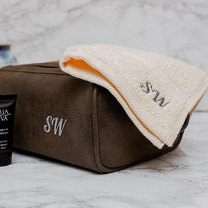 Trousse de toilette personnalisée pour homme avec inscriptions Trousse de toilette pour homme | Trousse de toilette de voyage brodée | Cadeau pour lui | Anniversaire | Cadeau de Noël