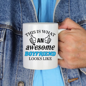 Mug This is What An Awesome Boyfriend Looks Like | Birthday Gift for Boyfriend | Funny Mug Gift for Boyfriend Anniversary Christmas Gift