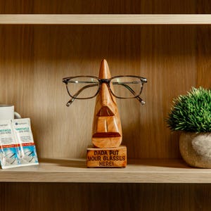Personalised Engraved Wooden Nose Reading Glasses Holder | Novelty Spectacles Stand | Fun Gifts for Grandparent | Unique Gifts For Mum Dad