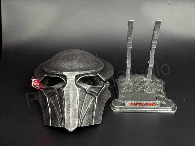 Predator Falconer Mask – Decorative Wall Display | Sci-fi Cosplay ...