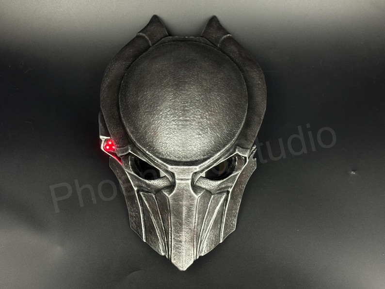 Predator Falconer Mask – Decorative Wall Display | Sci-fi Cosplay ...