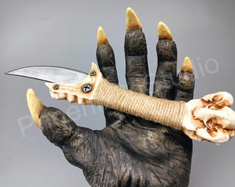 Predator Knife Replica – Bone Handle & Wrapped Grip – Cosplay Prop