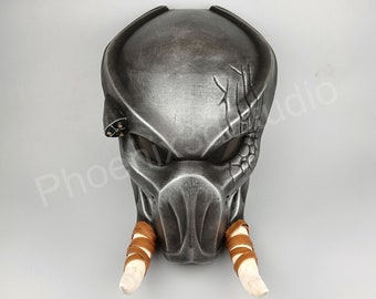 Masque de prédateur tracker avec crocs inspiré de l'horreur de science-fiction, objet de collection