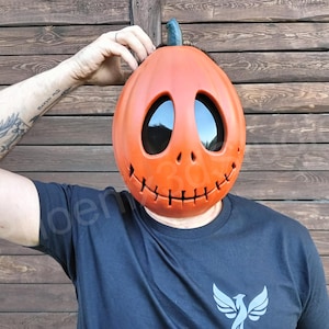 Full Face Pumpkin Mask – Giant Halloween Jack-o&#39;-Lantern Cosplay Prop – Scary Costume Piece