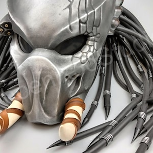 Tracker Predator Mask with Tusks – Cosplay Helmet – Predator Prop - Wearable version