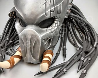 Tracker Predator Mask with Tusks – Cosplay Helmet – Predator Prop - Wearable version