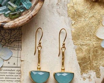 Aqua Chalcedon-Gold überzogene baumeln-Ohrringe für Frauen, eleganter Edelstein-Schmucksachen März Birthstone Schmuck
