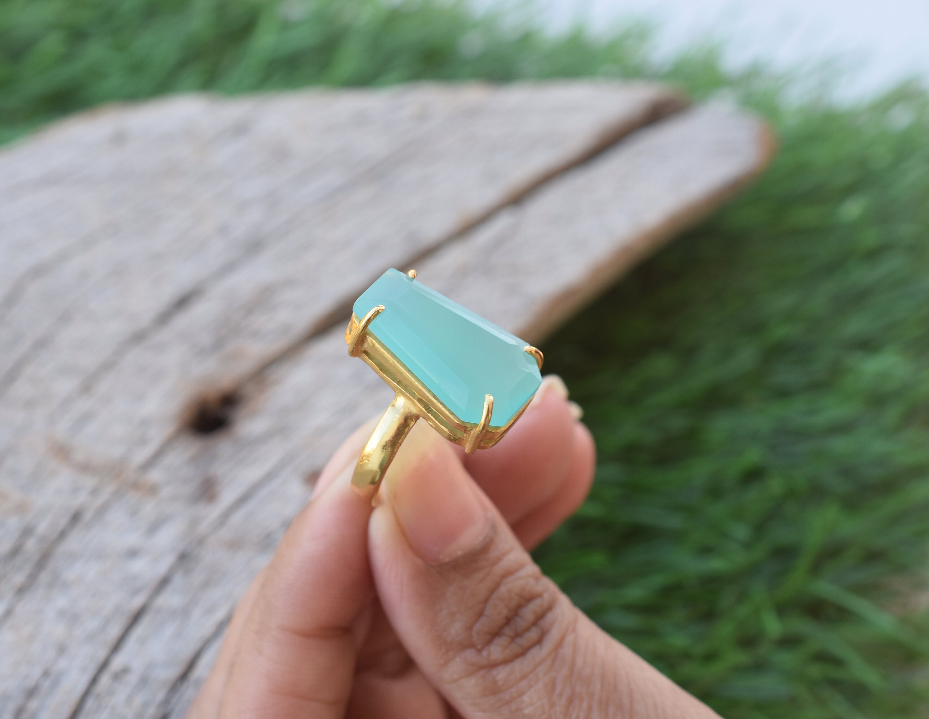 Vintage Polish Green Chalcedony Cocktail 14K Yellow Gold Ring - Ruby Lane