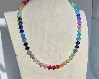 Ras de cou en cristal et pierres précieuses colorées : collier de perles de l'amitié