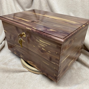 Cedar Chest, Mid Size Dovetail Cedar Chest, Cedar Chest With Tray, Cedar Keepsake Chest, Custom Cedar Chest