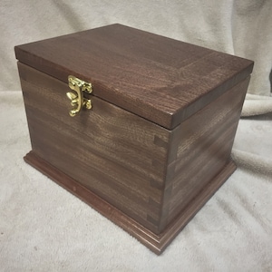 Memory Box Small, DOVETAIL KEEPSAKE BOX - My Little Keepsake Box - All Solid Mahogany
