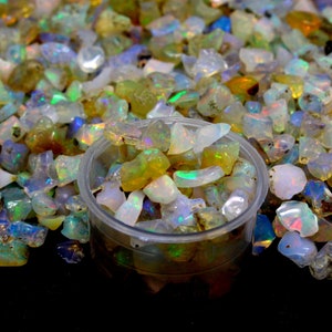 Cristaux bruts d'opale Welo éthiopienne : opale brute de qualité AAA, 20 pièces