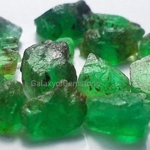 Natrual Emerald Untreated/ Earth Mined Emerald/Small Emerald Green Stone/Emerald Rough Stones/Raw Emerald Stone/Healing Minerals Stone