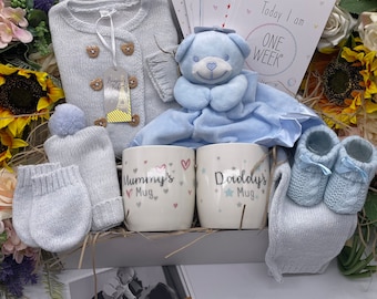 Baby Hamper. New Parent Gift Box, New Baby Gift, New Parent to be Gift, Baby Boy Hamper, Baby and Mom, Baby Gift