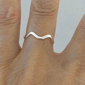 Thin 925 Sterling silver Zigzag stacking ring, Hammered Wavy Stacking ring , Zig Zag Ring, Silver Wavy Wave Rings, Zig Zag jewelry,Wave ring