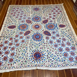 Very Fine Work Suzani cover,Uzbek Hand embroidery Suzani,Wall hanging, tablecloth, 303x255Cm, Handmade embroidered textile from Uzbekistan