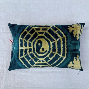 Ikat Velvet Pillow, Silk Ikat Pillowcase, Ikat Cushion, Throw Pillows, Lumbar Pillows, Geometric Pillowcase, Boho Pillow