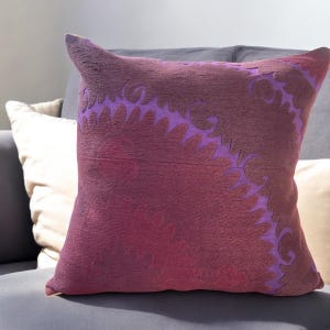 Vintage Uzbek Suzani Pillow: Handmade Silk Embroidered Floral Cushion (50x50cm)