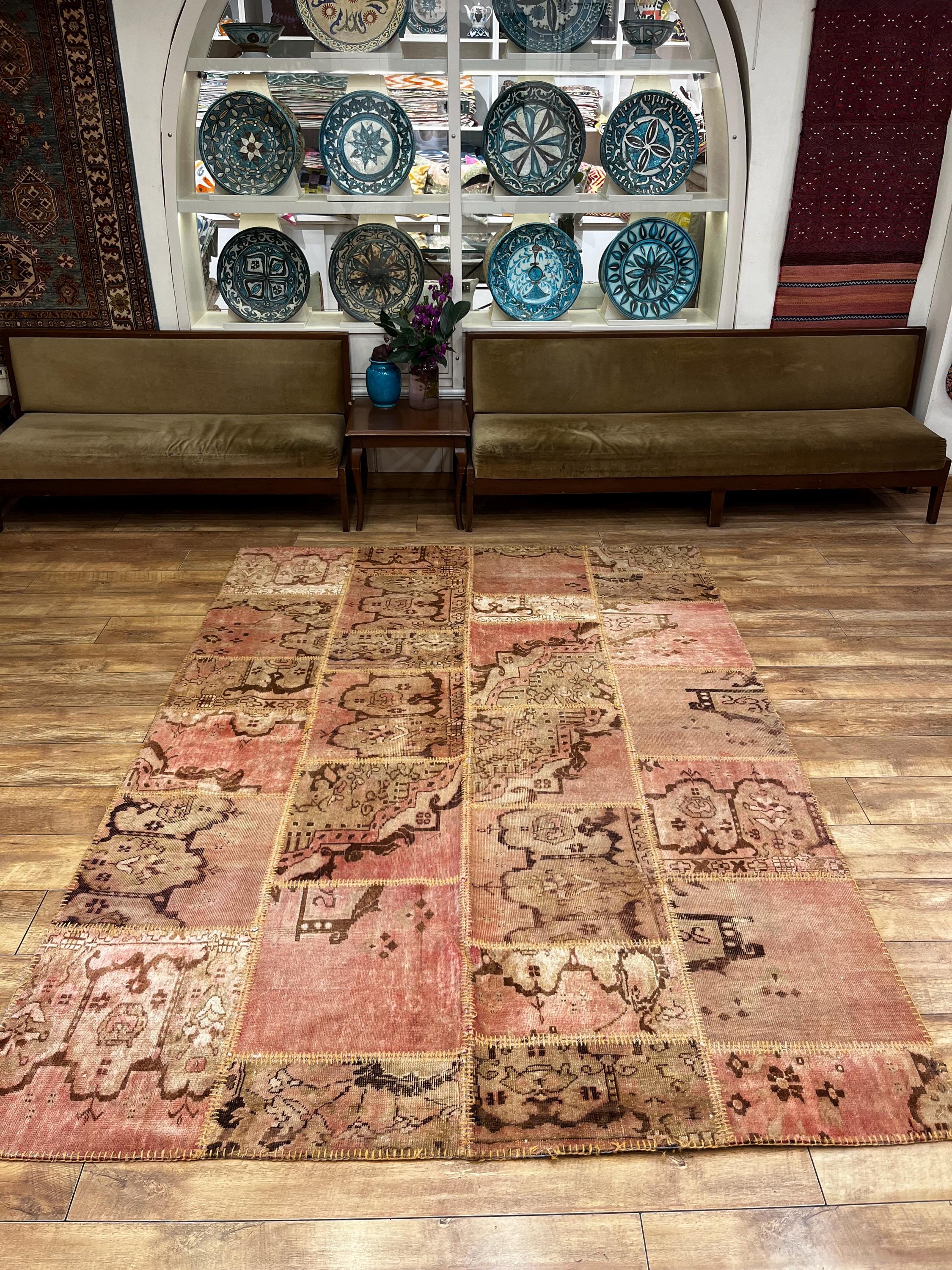 Vintage Faded Rose Patchwork Rug – 257x183 Cm (8.4 Ft X 6 Ft