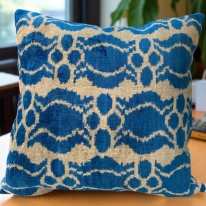 Square Ikat Velvet Pillow,51x51cm Silk Ikat Pillowcase, Ikat Cushion, Throw Pillows, Lumbar Pillows, Geometric Pillowcase