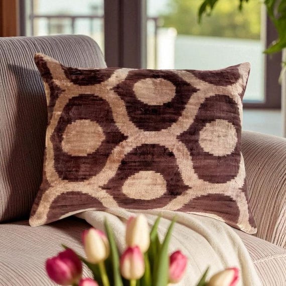 Seide Ikat Samt Kissen: Geometrisches Boho Kissen (52 x 40 cm)