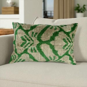 Almohada de terciopelo Ikat de 64 x 40 cm, funda de almohada Ikat de seda verde, cojín Ikat, cojines decorativos, almohadas lumbares, funda de almohada geométrica