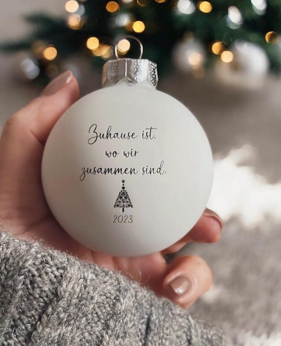 Weihnachtskugel | Zuhause ist, wo wir zusammen sind | personalisiert | Home | Christbaumkugel | Lasergravur 6cm aus Glas