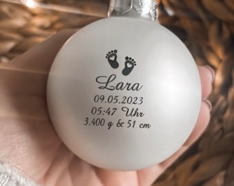 Weihnachtskugel zur Geburt I Baby I personalisiert I Lasergravur | Christbaumkugel | Weihnachtsgeschenk 6cm aus Glas