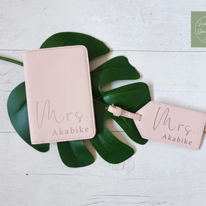 Mr and Mrs Passport Covers and Luggage Tag, Personalised Passport Cover and Luggage Tag, Passport Cover Wedding, Passport Wallet, Travel imagem 5