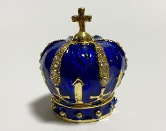 Collectible Thimble Crown, Enamel Metal Thimble with Swarovski Crystals, Seamstress Gift