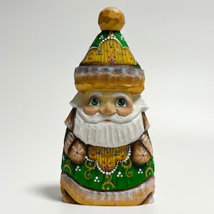 手彫りの木製サンタクロース置物、木彫りのサンタクロース、ウクライナのクリスマス装飾 7インチ (17.5 cm)
