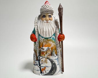 Handgesneden houten kerstmanbeeldje, houtsnijwerk Vadertje Vorst, Oekraïens kerstdecor (19 cm)