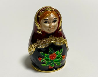 Verzamelbare vingerhoed, geëmailleerde metalen vingerhoed met Swarovski-kristallen, nestpoppenstijl, naaistercadeau