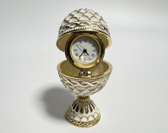 Dekorative Faberge-Eieruhr in Box, emaillierte Metallbox mit Swarovski-Kristallen 8 cm