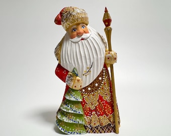 Handgesneden houten kerstmanbeeldje, houtsnijwerk Vadertje Vorst, Oekraïens kerstdecor 7,3 inch (18,5 cm)