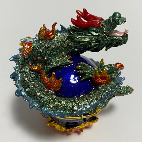 Boîte à bijoux en métal émaillé avec figurine de dragon et cristaux Swarovski 8 cm