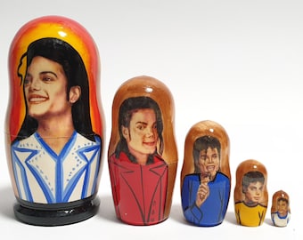 Wooden Nesting Dolls, Matrioshka Babushka Doll, Stacking Dolls 4.4 inch (11 cm)