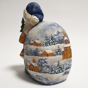 Figurine en bois du père Noël avec grand sac, figurine du père Noël sculptée à la main, poupée ukrainienne du père Noël Frost, art de la sculpture sur bois 5,6 pouces 14 cm image 4