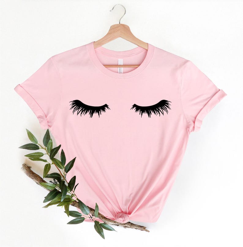 Wimpern T-Shirt, Damen Kurzarm Wimpern T-Shirt, Wimpern bedrucktes Trendy Shirt mit Rundhals, Lash Künstler Shirt, Geschenk für Lash Künstler Bild 1