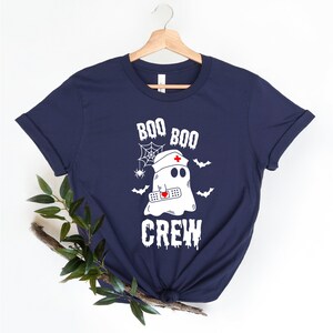 Maglietta Boo Boo Crew, Maglietta di Halloween per infermieri, Maglietta autunnale per infermieri, Maglietta spettrale per infermieri, Regalo per infermieri, Maglietta zucca per infermieri, Maglietta girocollo per infermieri immagine 5